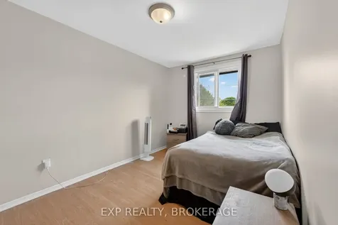 931 Oakview Avenue Kingston ON K7M 6V4