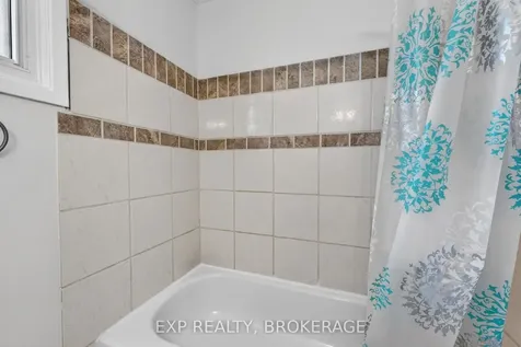 931 Oakview Avenue Kingston ON K7M 6V4