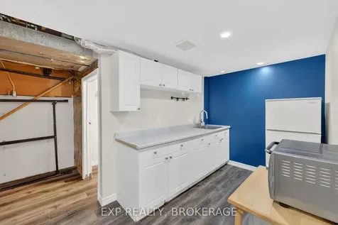 931 Oakview Avenue Kingston ON K7M 6V4