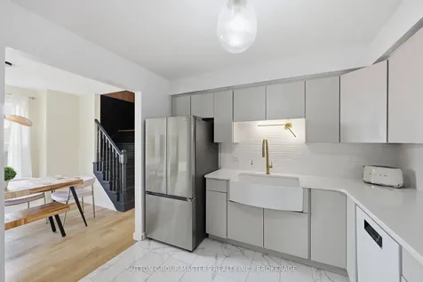 35 Rose Abbey Drive Kingston ON K7K 6W1