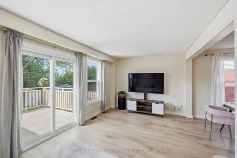 35 Rose Abbey Drive Kingston ON K7K 6W1