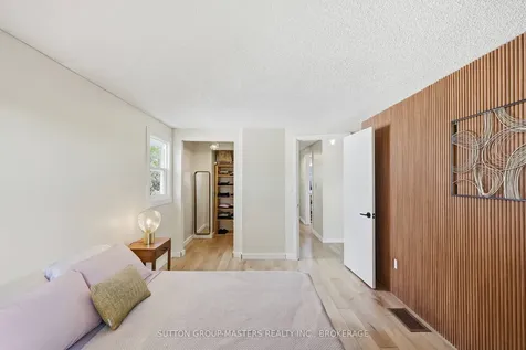 35 Rose Abbey Drive Kingston ON K7K 6W1