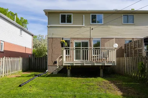 35 Rose Abbey Drive Kingston ON K7K 6W1