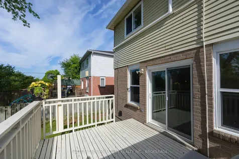 35 Rose Abbey Drive Kingston ON K7K 6W1