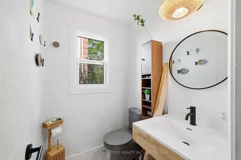 35 Rose Abbey Drive Kingston ON K7K 6W1