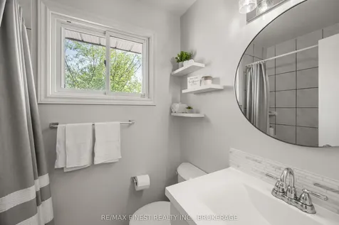 1066 Pinewood Place Kingston ON K7P 1L1
