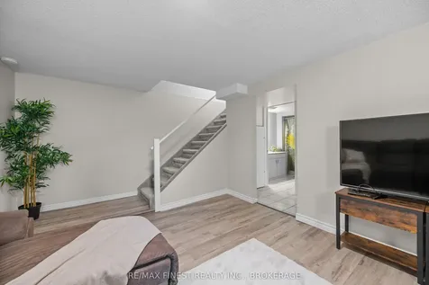 1066 Pinewood Place Kingston ON K7P 1L1