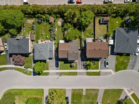 1066 Pinewood Place Kingston ON K7P 1L1