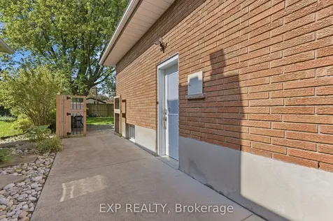 11 Martha Court Welland ON L3C 4N3