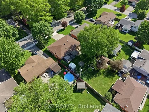 11 Martha Court Welland ON L3C 4N3