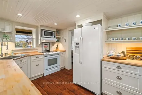 1028 Oak Street Muskoka Lakes ON P0B 1J0
