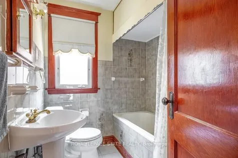 73 Barclay Street Hamilton ON L8S 1P3