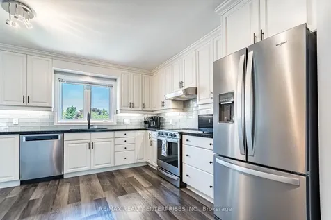 8 Cherry Ridge Boulevard Pelham ON L0S 1C0