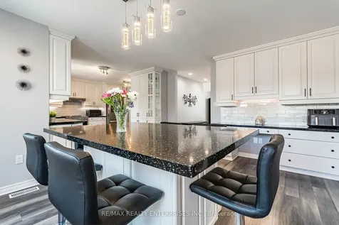 8 Cherry Ridge Boulevard Pelham ON L0S 1C0