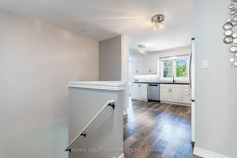 8 Cherry Ridge Boulevard Pelham ON L0S 1C0