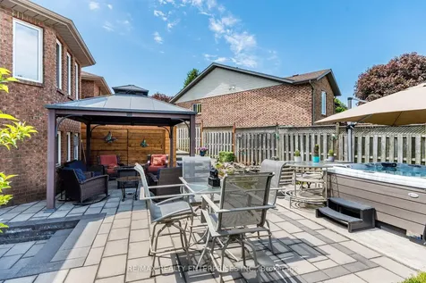 8 Cherry Ridge Boulevard Pelham ON L0S 1C0