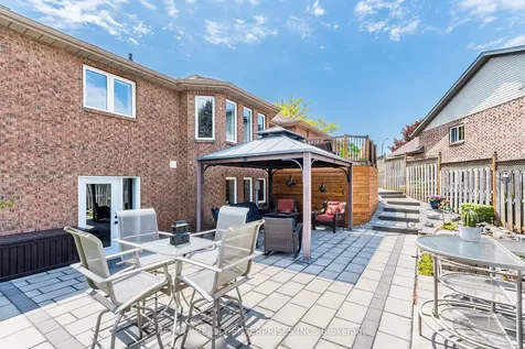 8 Cherry Ridge Boulevard Pelham ON L0S 1C0