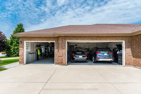 8 Cherry Ridge Boulevard Pelham ON L0S 1C0