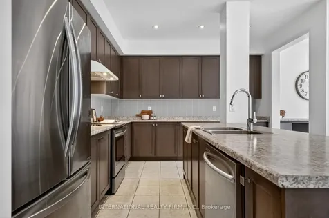 7785 Hackberry Trail Niagara Falls ON L2H 3R5