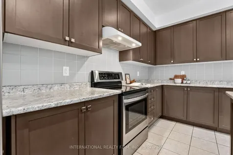 7785 Hackberry Trail Niagara Falls ON L2H 3R5