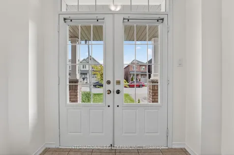 7785 Hackberry Trail Niagara Falls ON L2H 3R5