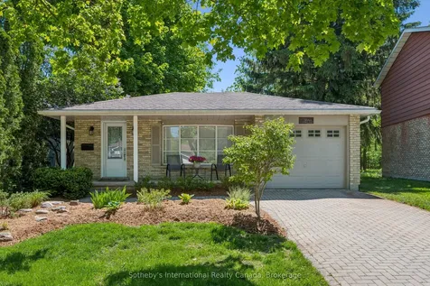 401 Midwood Crescent Waterloo ON N2L 5N4