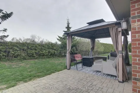 8 Green Arbour Way Kawartha Lakes ON K9V 0E6