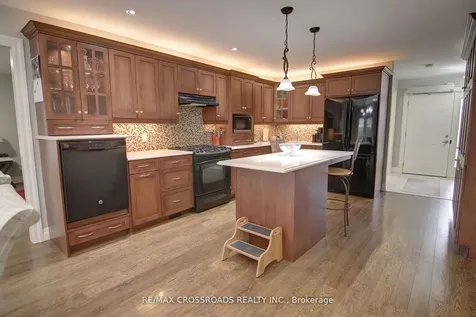8 Green Arbour Way Kawartha Lakes ON K9V 0E6