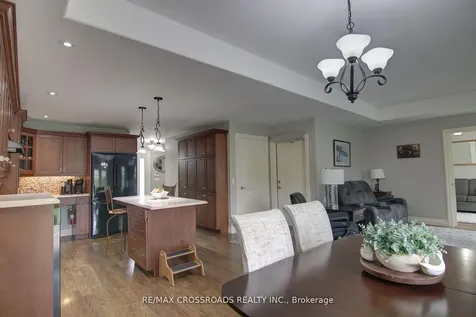 8 Green Arbour Way Kawartha Lakes ON K9V 0E6