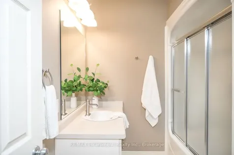6293 Pinestone Road Niagara Falls ON L2J 4L1