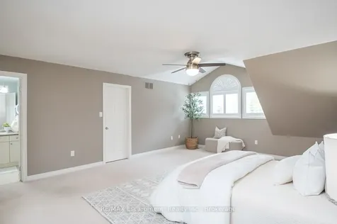 6293 Pinestone Road Niagara Falls ON L2J 4L1