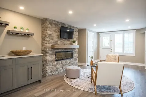 6293 Pinestone Road Niagara Falls ON L2J 4L1