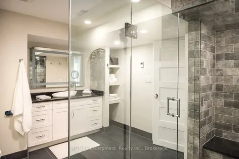 6293 Pinestone Road Niagara Falls ON L2J 4L1