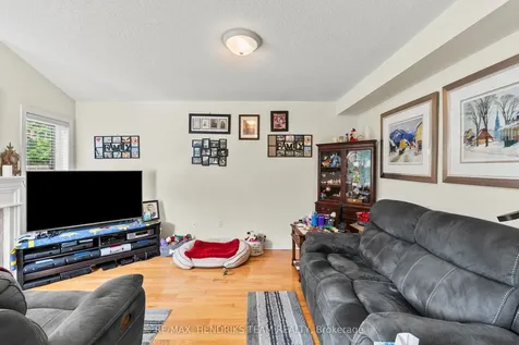 4 Durham Way St. Catharines ON L0S 1J0