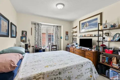 4 Durham Way St. Catharines ON L0S 1J0