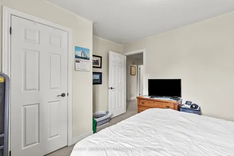 4 Durham Way St. Catharines ON L0S 1J0