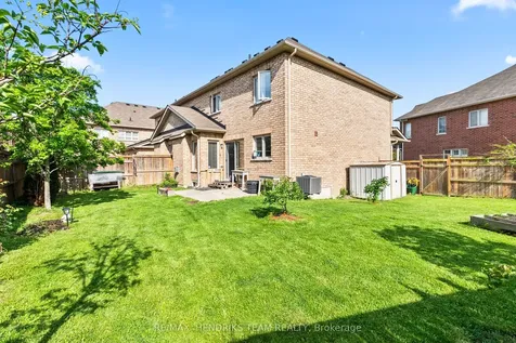 4 Durham Way St. Catharines ON L0S 1J0
