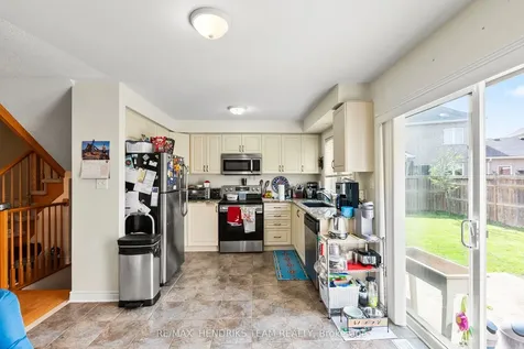 4 Durham Way St. Catharines ON L0S 1J0