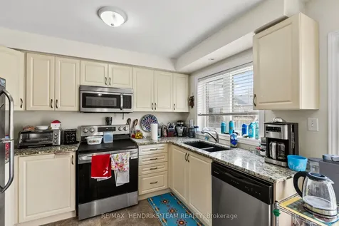 4 Durham Way St. Catharines ON L0S 1J0