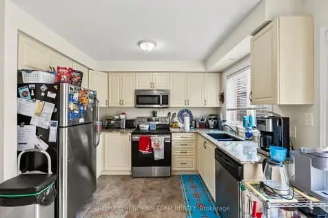 4 Durham Way St. Catharines ON L0S 1J0