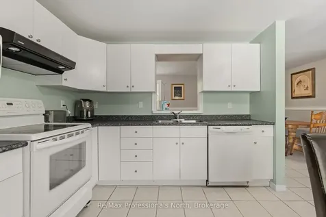 237 Musquash Road Gravenhurst ON P1P 0E3