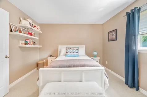 21 Davinci Boulevard Hamilton ON L9B 0C5
