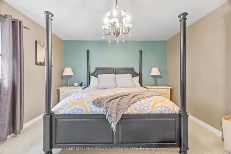 21 Davinci Boulevard Hamilton ON L9B 0C5