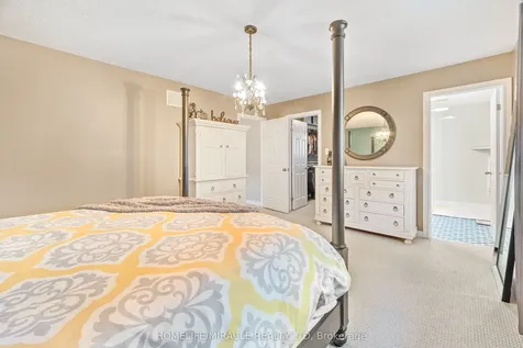 21 Davinci Boulevard Hamilton ON L9B 0C5