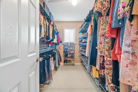 21 Davinci Boulevard Hamilton ON L9B 0C5