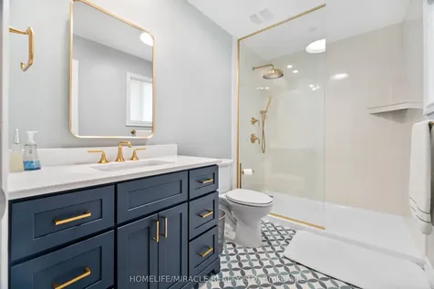 21 Davinci Boulevard Hamilton ON L9B 0C5