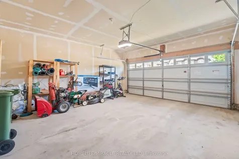 21 Davinci Boulevard Hamilton ON L9B 0C5