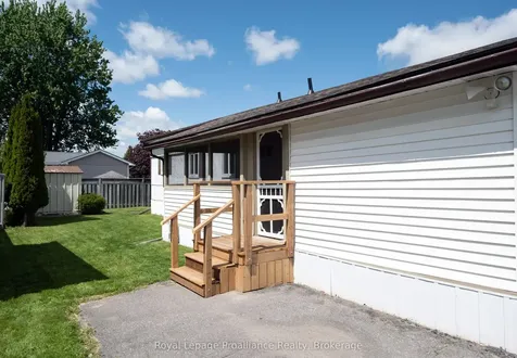 18 Finch Lane Quinte West ON K8N 4Z3