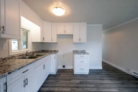 18 Finch Lane Quinte West ON K8N 4Z3