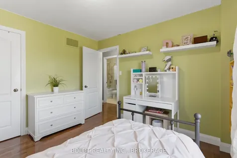 6577 St. Michael Avenue Niagara Falls ON L2H 0C6